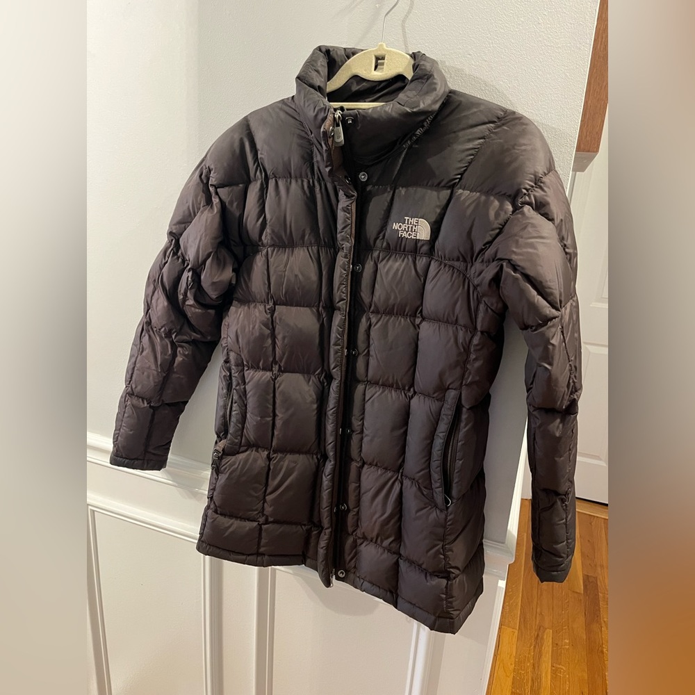 Brown north face women’s winter jacket. Down inside. No hood